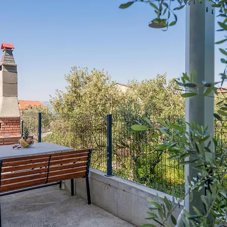 Lovely In With House Sea View Apartment Podaca