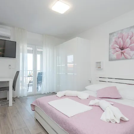 Lovely In With House Sea View Apartment