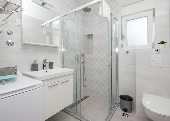 2 Bedroom Gorgeous In *