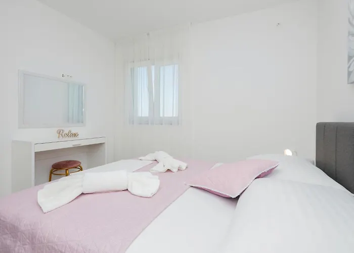 2 Bedroom Gorgeous In